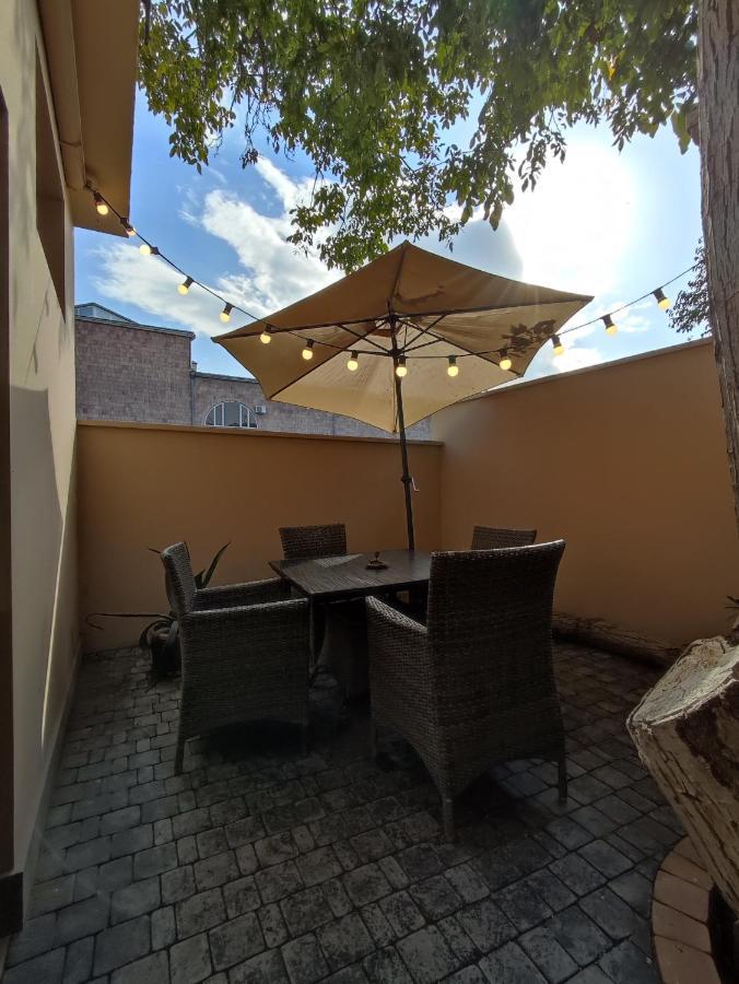 Hotelise I Tulip Apartment Ереван Экстерьер фото